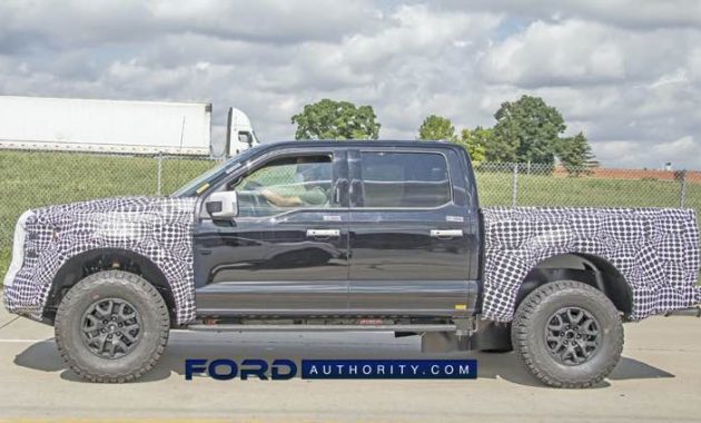 2022 Ford Raptor V8 3 | Ford USA Cars