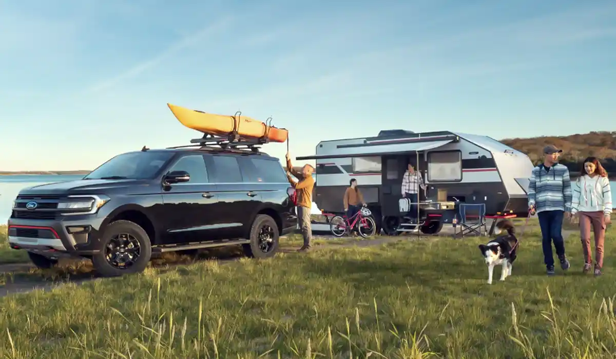 The functional and eye-catching design of the Expedition allows you to go almost anywhere with confidence and style. 2024 Ford Expedition