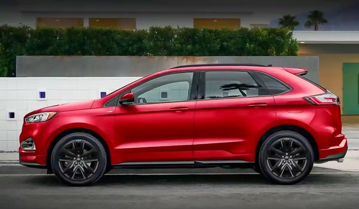 Two familiar units will continue without changes for the 2025 Ford Edge. The base engine, reserved for SE, SEL, and Titanium trims 2026 Ford Edge